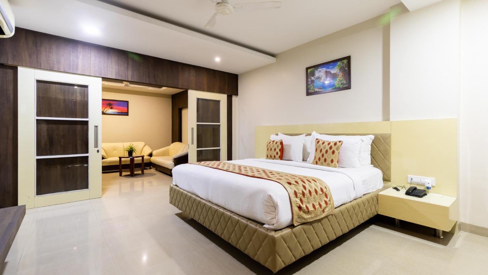Monk'S Nirvanaa Hotel & Resort 인도르 외부 사진