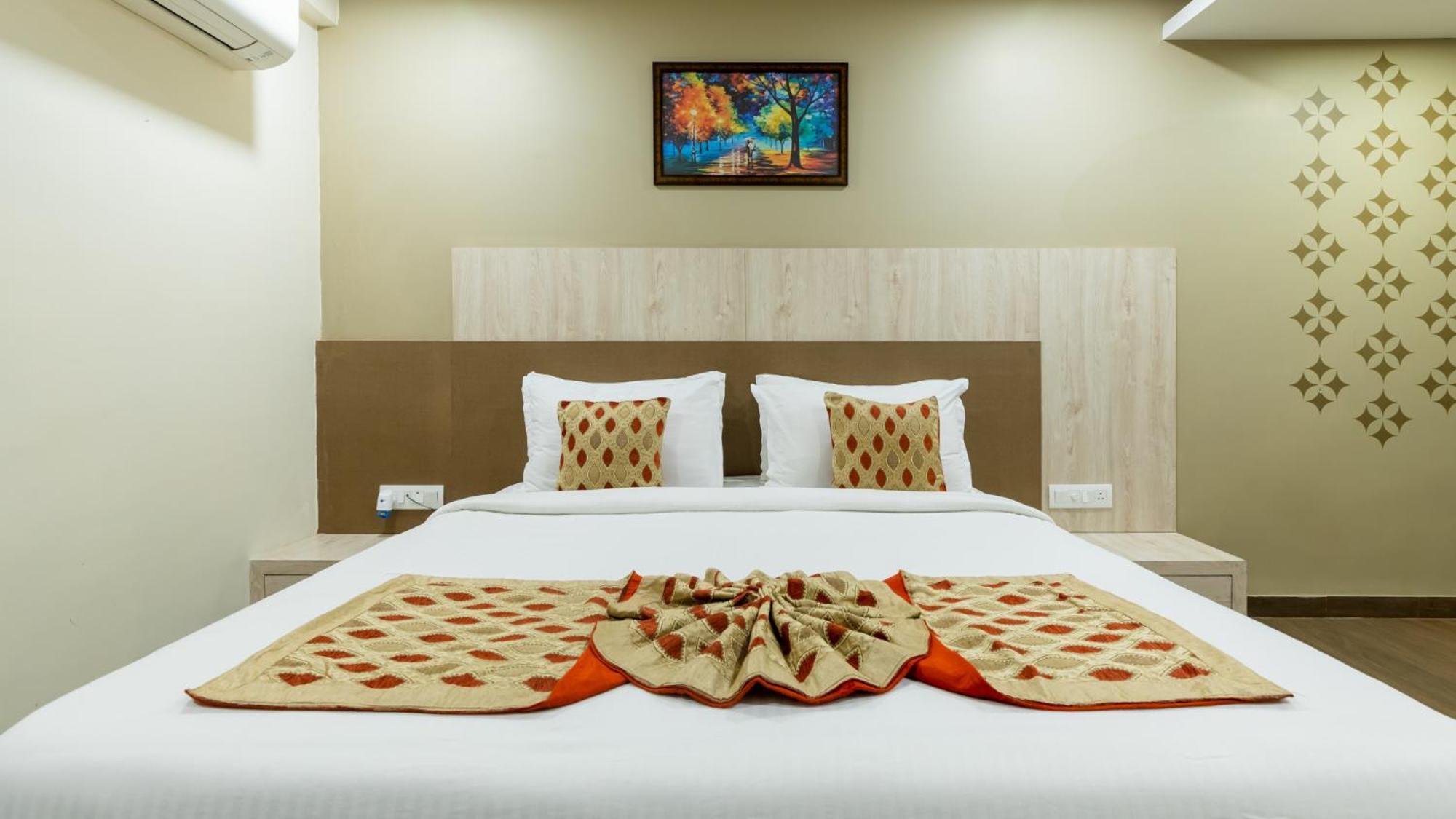 Monk'S Nirvanaa Hotel & Resort 인도르 외부 사진